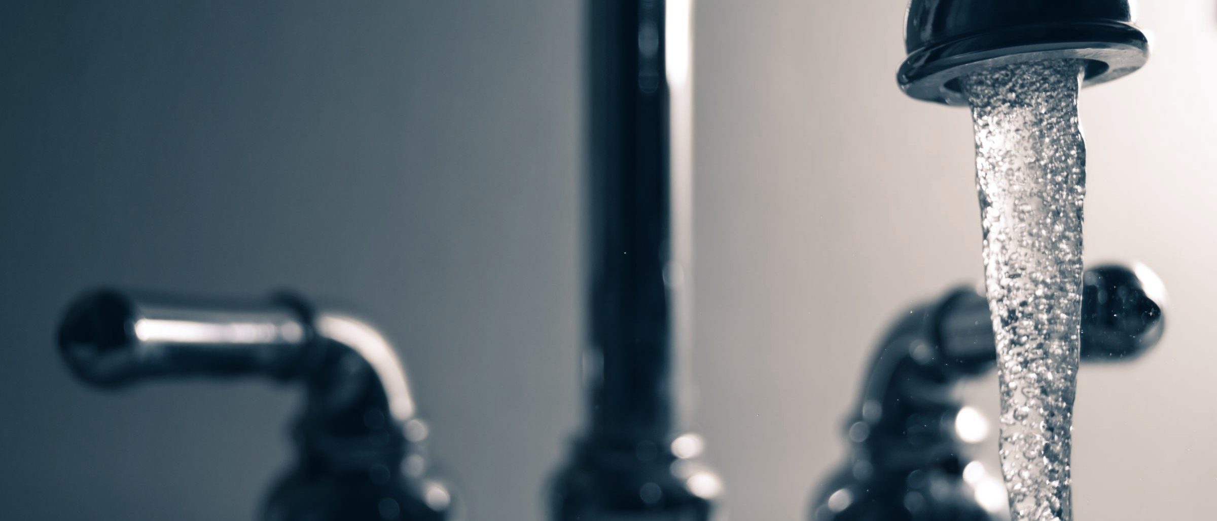 faucet running water